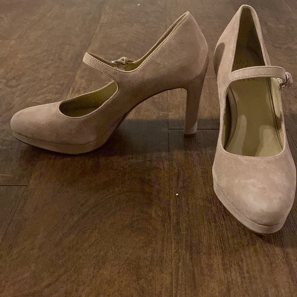 Naturalizer Pink Suede Pumps - Picture 2 of 4